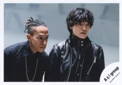 【中古】生写真(STARTO) Aぇ! group/草間リチャード敬太・佐野晶哉/横型・バストアップ/シングル「<<A>>BEGINNING」MVオフショット/公式生写真