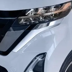 【送料無料】日産ROOX 20-22年式専用 304不<!-利用不可文字-!><!-利用不可文字-!>製フロントヘッドライト眉装飾ガード 銀色 耐久性に優れた高級感あるデザイン