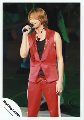 【中古】生写真(ジャニーズ) Hey! Say! JUMP/高木雄也/ライブフォト・膝上・衣装赤黒・右手マイク・背景黒/公式生写真