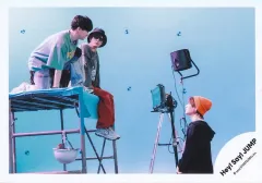 【中古】生写真(STARTO) Hey! Say! JUMP/知念侑李・中島裕翔・山田涼介/横型・全身/アルバム「H+」MV＆ジャケ写オフショット/公式生写真