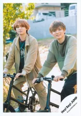 【中古】生写真(STARTO) Hey! Say! JUMP/伊野尾慧・薮宏太/膝上/「JUMPの休日」オリジナルフォト/公式生写真