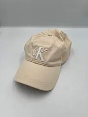 ◼︎Calvin Klein Jeans（CK）ロゴ刺繍 ベースボールキャップ ベージュ OSサイズ