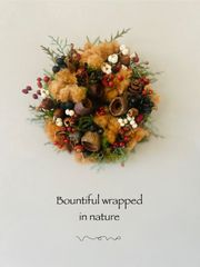 SALE‼️ 針葉樹とベルの横長スワッグ 37cm - メルカリ