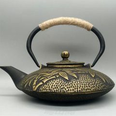 もみじ柄 急須 鉄瓶 900ML 茶こし付き 手作り 鉄分補給 提梁壺 鉄やかん 鉄びん 老鉄瓶 茶道具 ガス ホーローなし 電気コンロ 炭火 ih調理器 直火 対応 プレゼント 新品