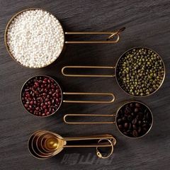 【ゴールドステンレス製計量カップ&スプーンセット】9個セット - 料理&ベーキング用高精度ツール、キッチンアクセサリー