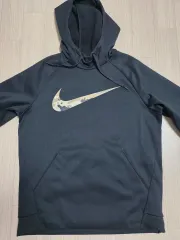 ナイキ ドライフィット カモフラージュ フーディー Tシャツ 起毛 100 サイズ