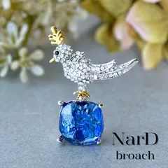 鳥のブローチ　動物 かわいい スーツ メンズ 上品 キラキラ 新品未使用 鳥 生き物 男女兼用 コサージュ お呼ばれ 結婚式 発表会 入学式 卒業式 オケージョン ユニセックス ペンダントトップ NerD