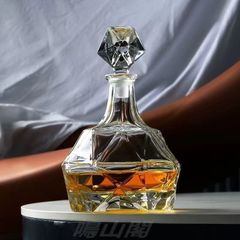 ウイスキーデカンタ クラシック 800ml 酒デキャンタ ヴィンテージ風 ワイン ウィスキー ブランデー?鉛フリー デカンタ ガラスデカンタ クリア クリスタルデカンタ