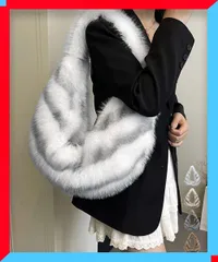新品 レディース ハーフムーン ファーショルダーバッグ トートバッグ エコファー 冬 ふわふわ もこもこ 大人可愛い 柔らかバッグ【送料無料】