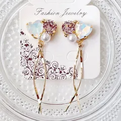 ハート　ピンク　ビジュー　キラキラ　揺れる　チャーム　ハンドメイド　ピアス　イヤリング