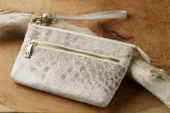 「ヒマラヤクロコダイル柄クラッチバッグ・上質3WAYで使える白系ウォレットショルダー」