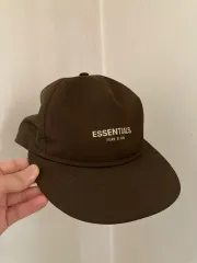 エッセンシャルズ フィアオブゴッド ニューエラ レトロ クラウン ストラップ バッグ キャップ ブラウン