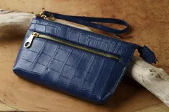 本物クロコダイル×ブルーの輝き。直感力を高める上質クラッチバッグ／多機能ショルダーコード付き