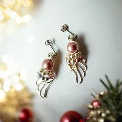 【秋冬限定！】揺れる星とパールの羽根ピアス／イヤリング（プレミアムローズ）