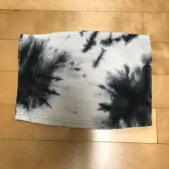 タイダイシャーリング白バックル黒ノースリーブカットソー