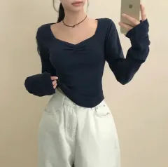 エイブリー クリーム シュガ(SUGA・ユンギ) ハートシェイプド ネック ウォーマー クロップドTシャツ