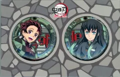 【中古】バッジ・ビンズ 竈門炭治郎＆時透無一郎 ご当地マンホール風缶バッジ2個セット＜東京＞ 「鬼滅の刃 全集中展 刀鍛冶の里編・柱稽古編」