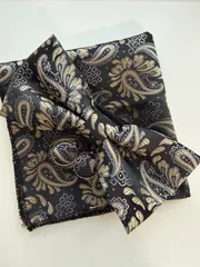 ③-5   蝶ネクタイ　ポケットチーフ　カフス3点セット