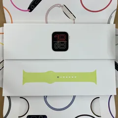 【KZ-0789】新品未開封 Apple Watch SE3 (GPSモデル) - 40mmスターライトアルミニウムケースとネオンイエロースポーツバンド - S/M