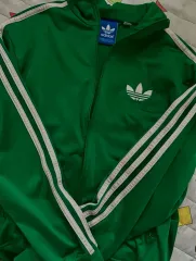 アディダス 緑ジャージ