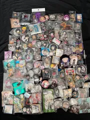 鬼滅の刃　缶バッジ　キーホルダー　アクリルスタンド　竈門炭治郎 我妻善逸 嘴平伊之助 竈門禰豆子 煉獄杏寿郎 冨岡義勇 胡蝶しのぶ 宇髄天元 時透無一郎 伊黒小芭内 甘露寺蜜璃 不死川実弥 悲鳴嶼行冥 栗花落カナヲ等　約120点まとめ売り