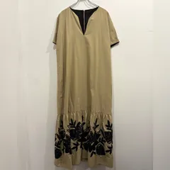 大きいサイズ Leilian レリアン プリント切替キーネックワンピース ボタニカル柄 刺繍 ギャザー ベージュ系 イタリア製 サイズ13+【送料込み】