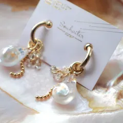 ＜ブルー＞フラワーバロックパールピアス　淡水パール　レジン