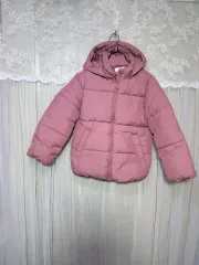 (キッズ)H&M 女の子 ピンク フードダウン 140