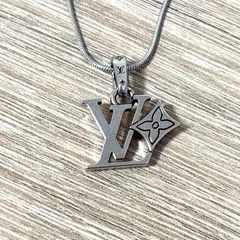 完売品　LOUIS VUITTON ルイヴィトン　M03091 チャーム・LV・フラワー　ネックレストップ　ネックレス　アクセサリー　メンズ
