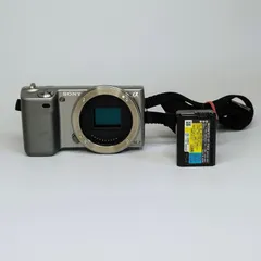 【バッテリー付・美品】SONY ソニー α NEX-5 ボディ デジタル一眼カメラ Eマウント ストラップ付き初心者にもおすすめ (充電器なし)