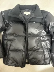 カルバン・クライン ダウン ユニセックス リラックスフィット ショート ブロッキング パファー J400479 BEH