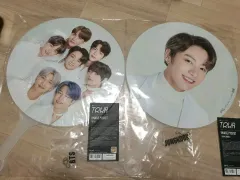 BTS MAP OF THE SOUL ツアー イメージ うちわ + キーホルダー