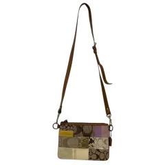 コーチ COACH ショルダーバッグ ポーチ パッチワーク マルチカラー 総柄 シグネチャー スエード パイソン キャンバス チャーム付 茶 ブラウン ピンク ゴールド