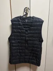ユニクロ SPAO ブラック 軽量ダウンベスト