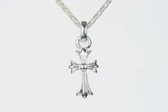 輝きと守護を胸元に｜ジルコニア煌めくシルバー925クロスネックレス 上質リバーシブル仕様