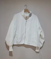 ネックPOINT後パッチ ウィンドブレーカー