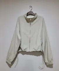 アイボリー ウィンドブレーカー ジップアップ