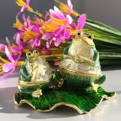 Item thumbnail for item 8f4e17e8-b625-4fff-854c-45483722bdc9