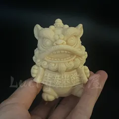 獅子 ライオン 置物 オブジェ 風水グッズ 象牙果 オーナメント 装飾品 工芸品 美術品 運気 風水 開運 健康運 出世運 家庭運 家内安全 財運 縁起物 インテリア かっこいい