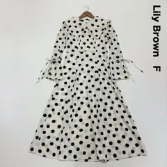 Lily Brown リリーブラウン⭐︎ビッグカラーワンピース F ホワイト ドット 水玉 ベルスリーブ リボン パイピング ピンタック ハイウエスト