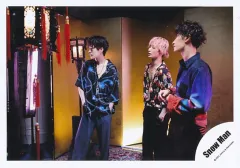 【中古】生写真(ジャニーズ) Snow Man/深澤辰哉・渡辺翔太・佐久間大介/横型・膝上/アルバム「Snow Labo. S2」MV＆ジャケ写オフショット/公式生写真