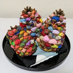 【ハンドメイド】ちりめん細工 つまみ細工 松ぼっくり飾り 大3個セット クリスマスツリー お正月飾り 和雑貨②