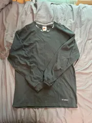 M ステューシー NIKE ロングスリーブ