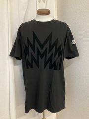 極美品〕モンクレール 刺繍 ワッペン M 黒Tシャツ ブラック 5S174 