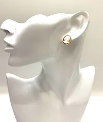 猫の肖像画 インタリオ彫り瑪瑙カメオ 18金イエローゴールドフレーム 猫の肖像画 インタリオ彫り瑪瑙カメオ 18金イエローゴールドフレーム