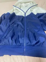 ナイキ ウィンドランナー ウィンドブレーカー ブルー 白