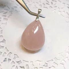 【E16914】ディープローズクォーツ　ペンダント　ピンク　濃いピンク　マダガスカル　Deep Rose Quartz Rose quartz＊Pendant＊天然石アクセサリー＊ペンダント＊