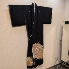 #BR08.正絹黒留袖 比翼仕立　金駒使い花柄刺繍 着物【五つ紋】