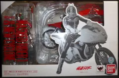バンダイ S.H.Figuarts<フィギュアーツ> 仮面ライダー新1号&新サイクロン号セット