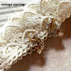 13804ヴィンテージ ゴールドシルバーのコンビに大粒ビジューの大ぶりイヤリング